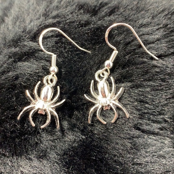 🖤925 hook-Spider Earrings - Picture 3 of 6